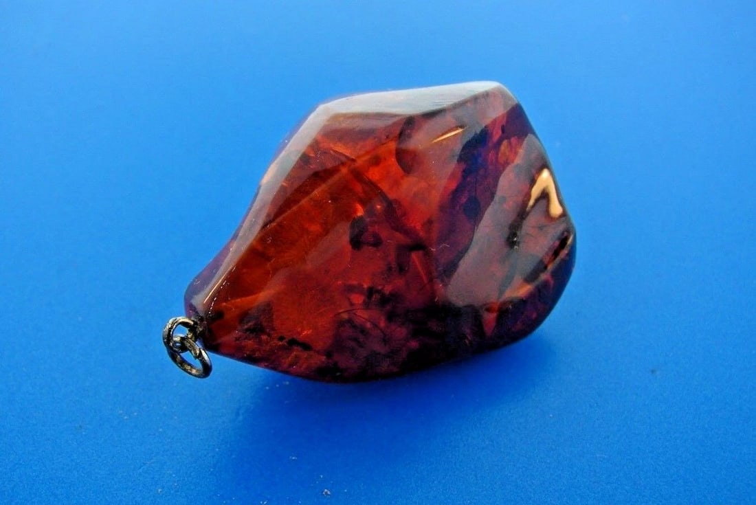 GORGEOUS Amber Pendant - 2