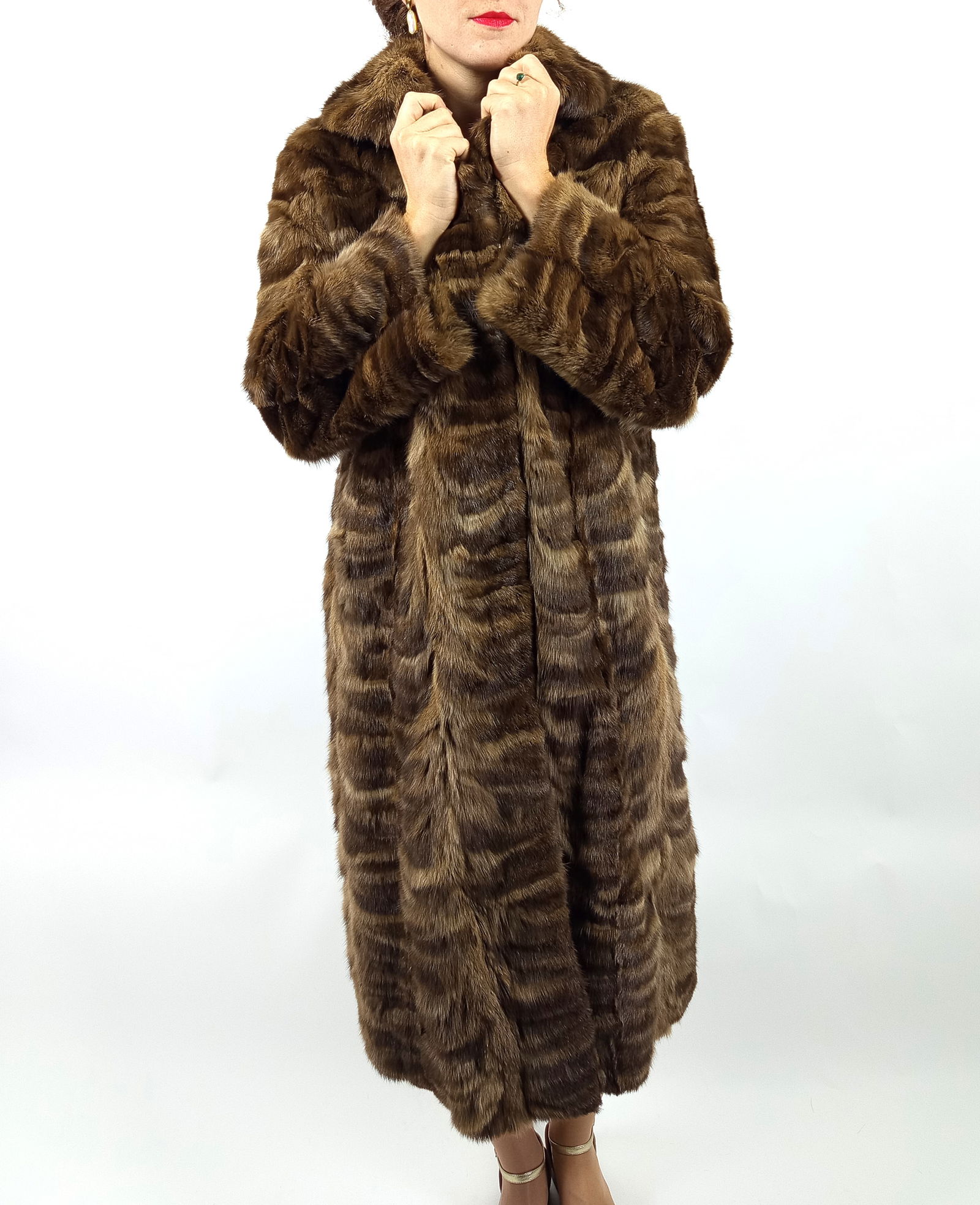 SABLE FUR COAT EU: L; US: 16 - 9