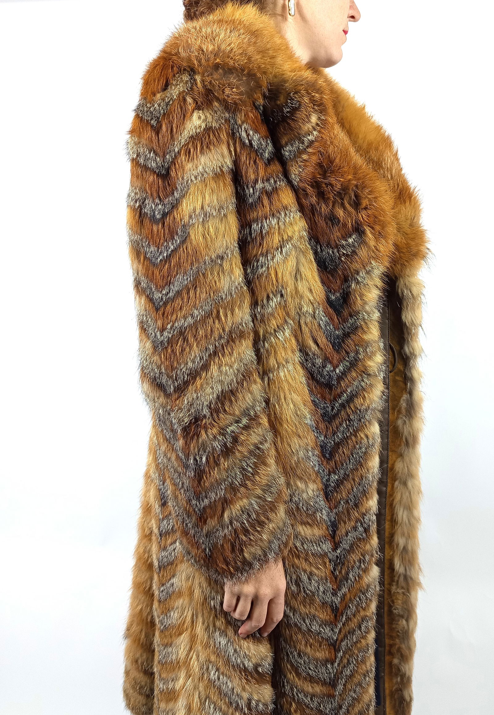 RED SILVER FOX FUR COAT EU: XL ; US: 18 - 3