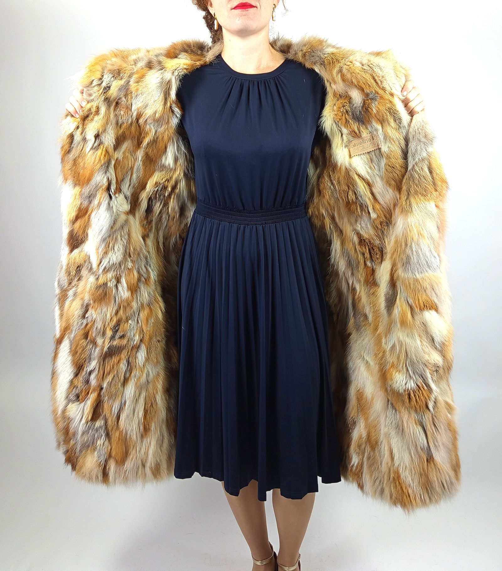 GREY PARCA RED FOX FUR COAT EU: L ; US: 16 - 7