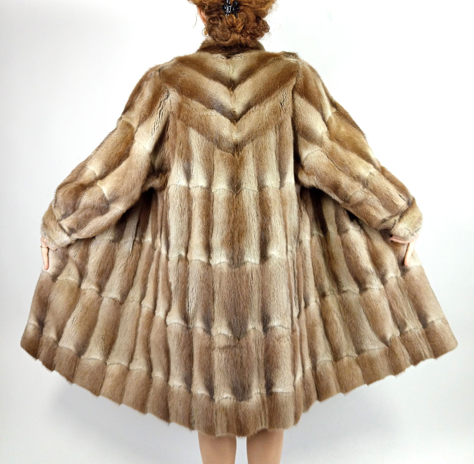 LONG MUSKRAT FUR COAT EU: XL ; US: 20 (1 of 9)