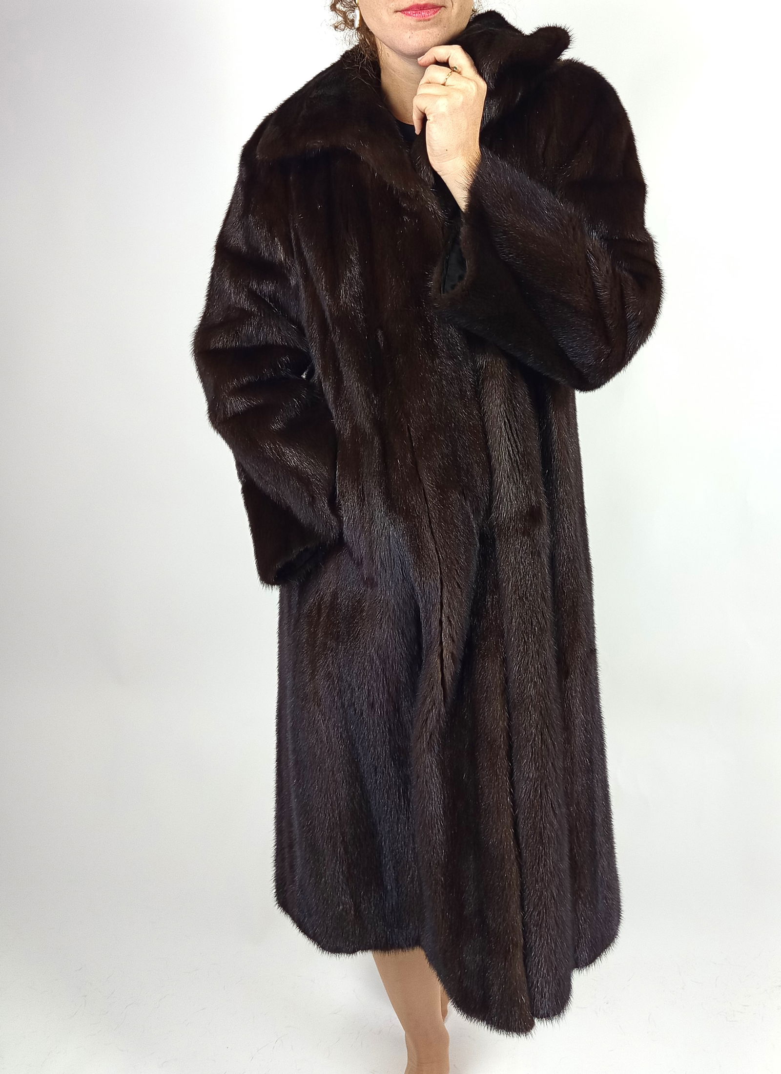 SAGA MAHOGNAY MINK FUR COAT EU: L; US: 16 - 9