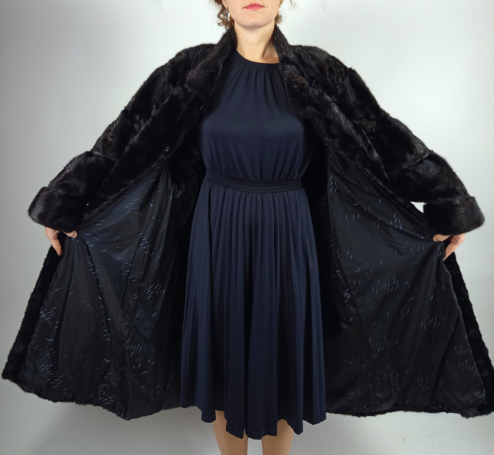 BLACK MINK FUR COAT EU: XL ; US: 24 - 12