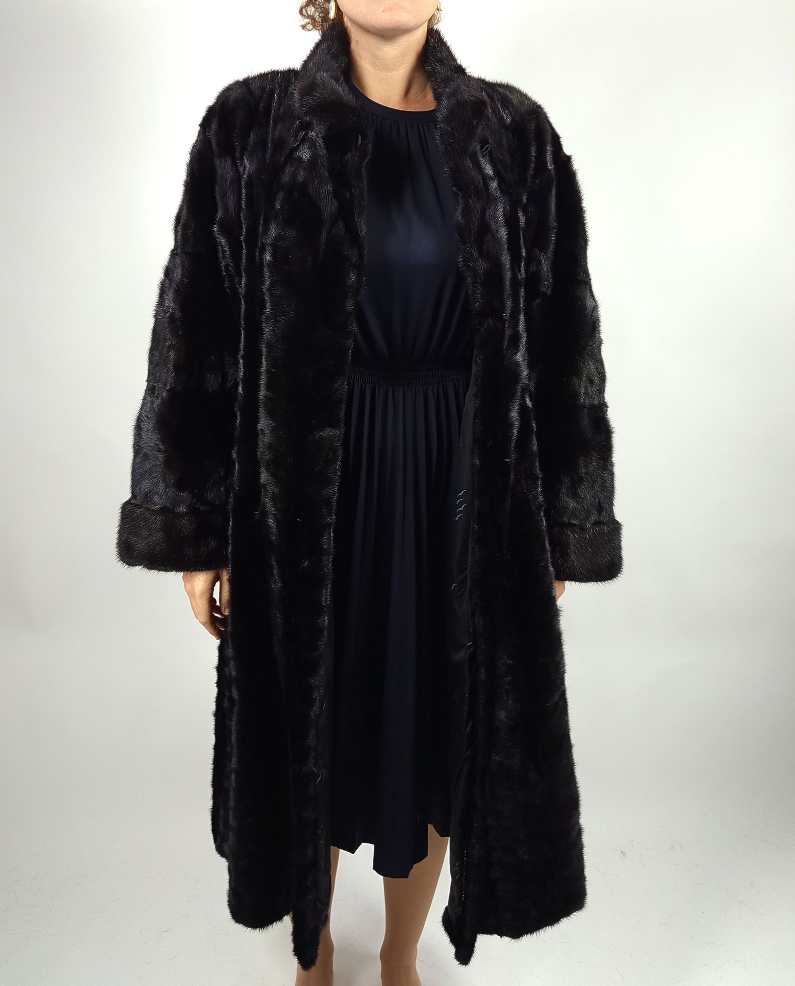 BLACK MINK FUR COAT EU: XL ; US: 24 - 8