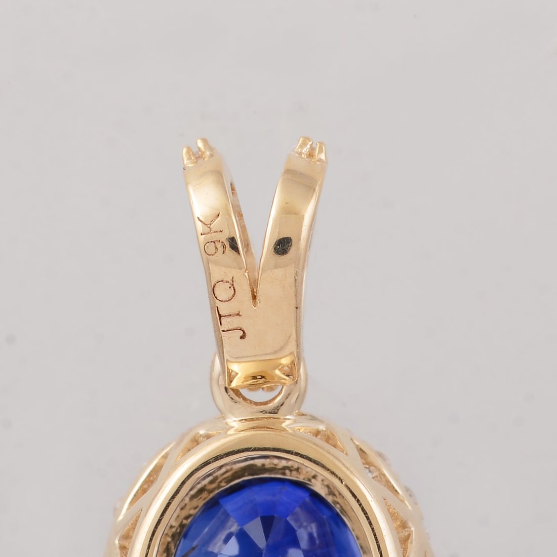 2.26 Ct Oval Sapphire 9K Gold Pendant - 5