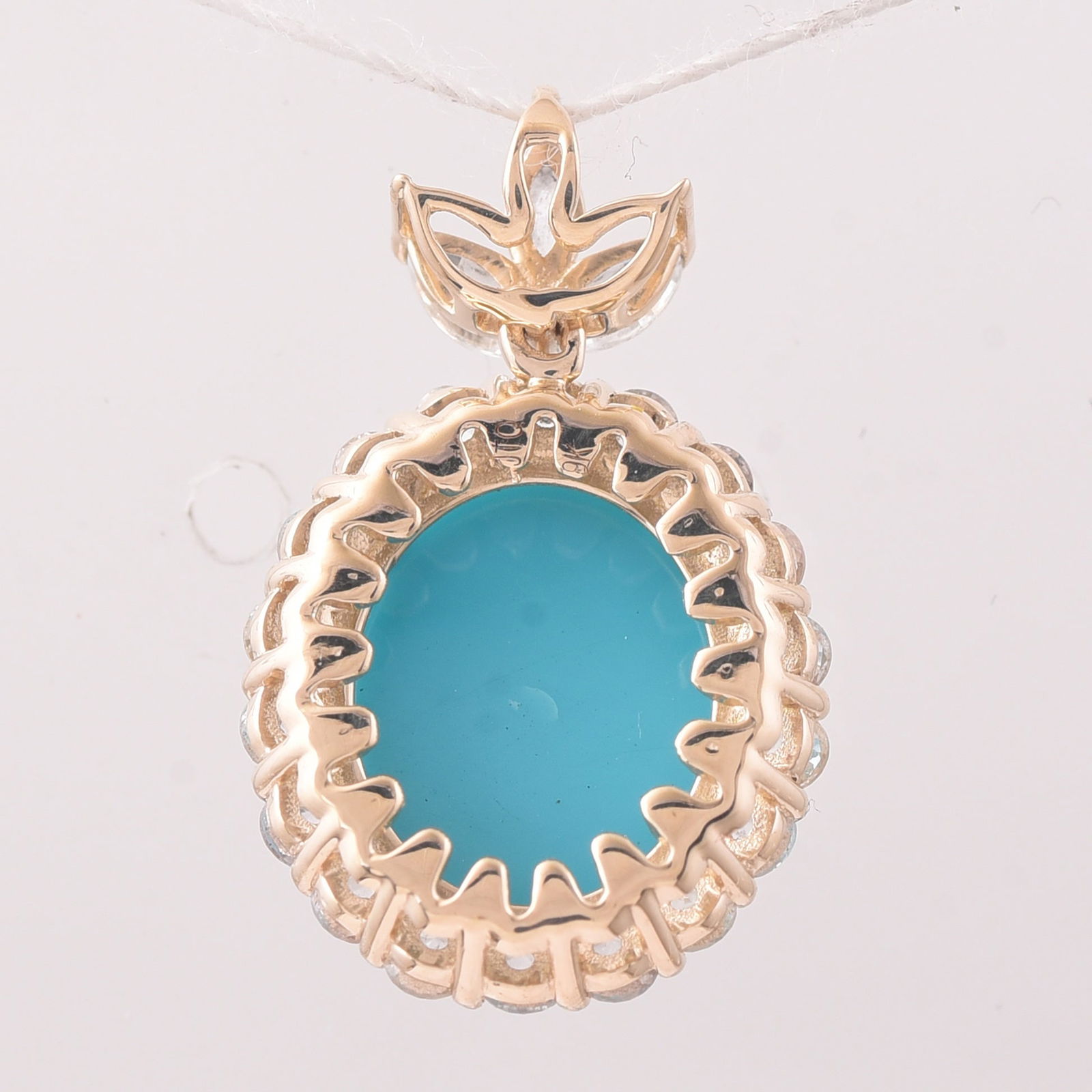 4.60 Ct Oval Turquoise 9K Gold Pendant - 2