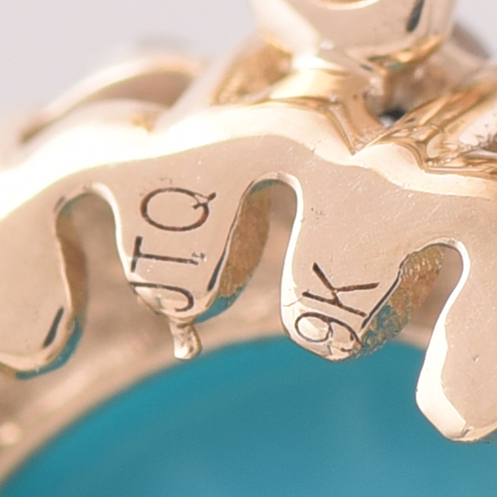 4.60 Ct Oval Turquoise 9K Gold Pendant - 5