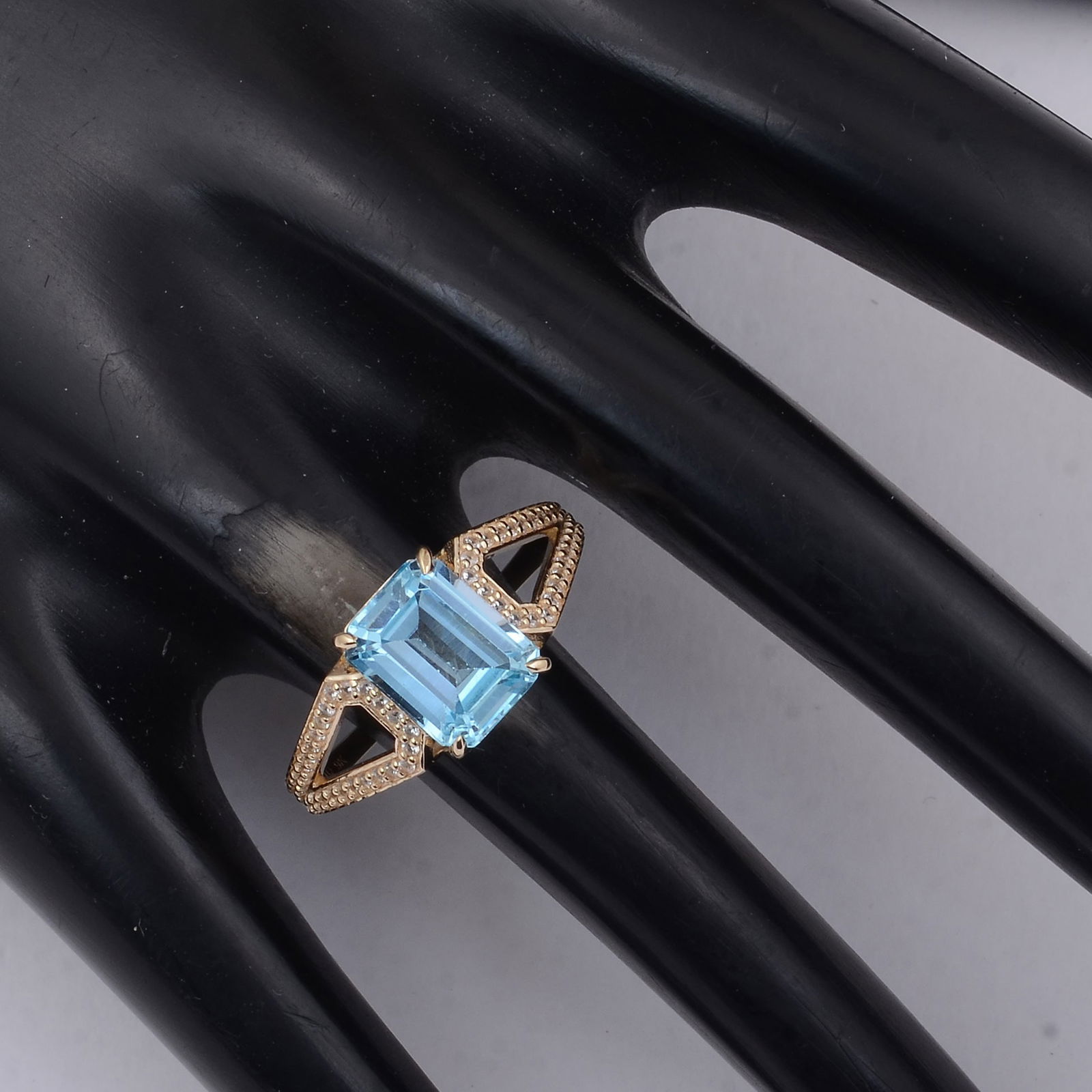 3.04 Ct Octagon Blue Topaz 9K Gold Ring - 2