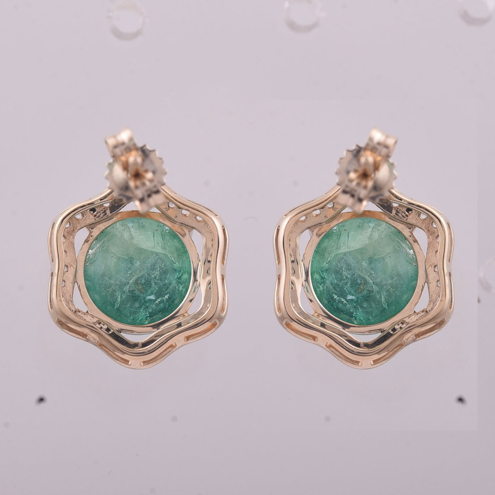 5.12 Ct Round Emerald 9K Gold Earrings - 3