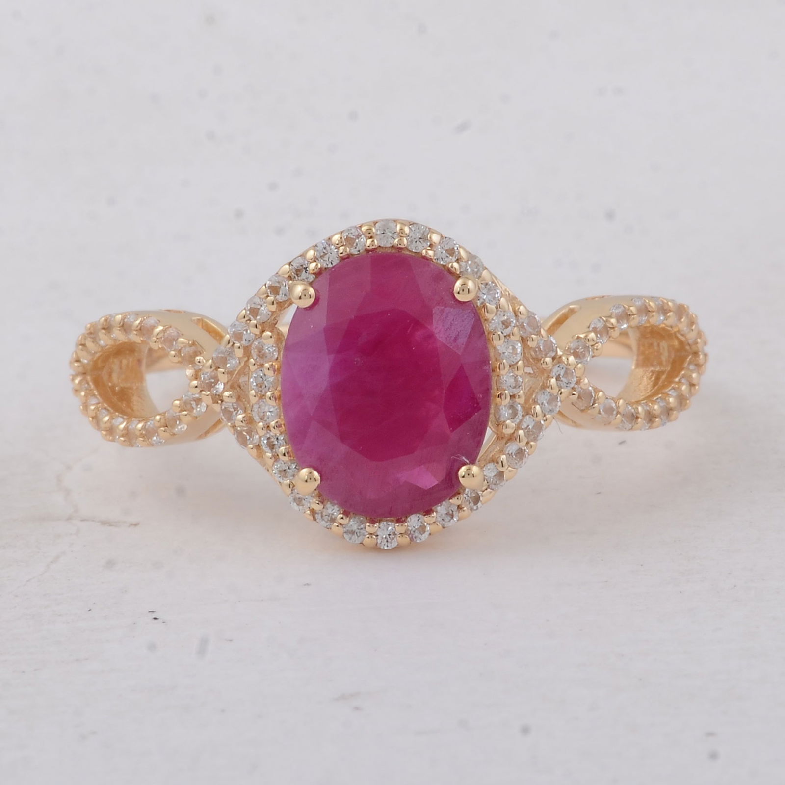 2.25 Ct Oval Ruby 9K Gold Ring (1 of 5)