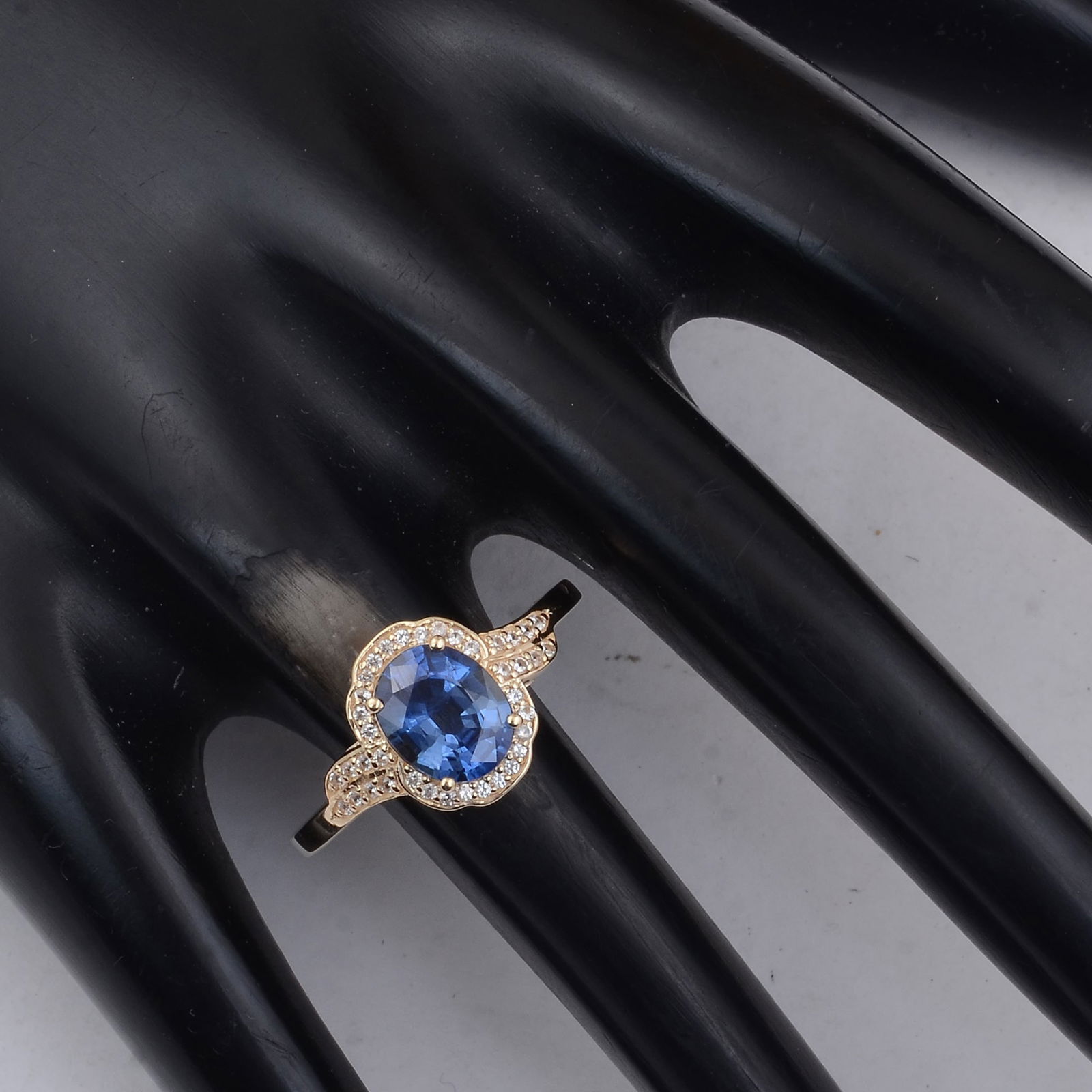1.72 Ct Oval Sapphire 9K Gold Ring - 2
