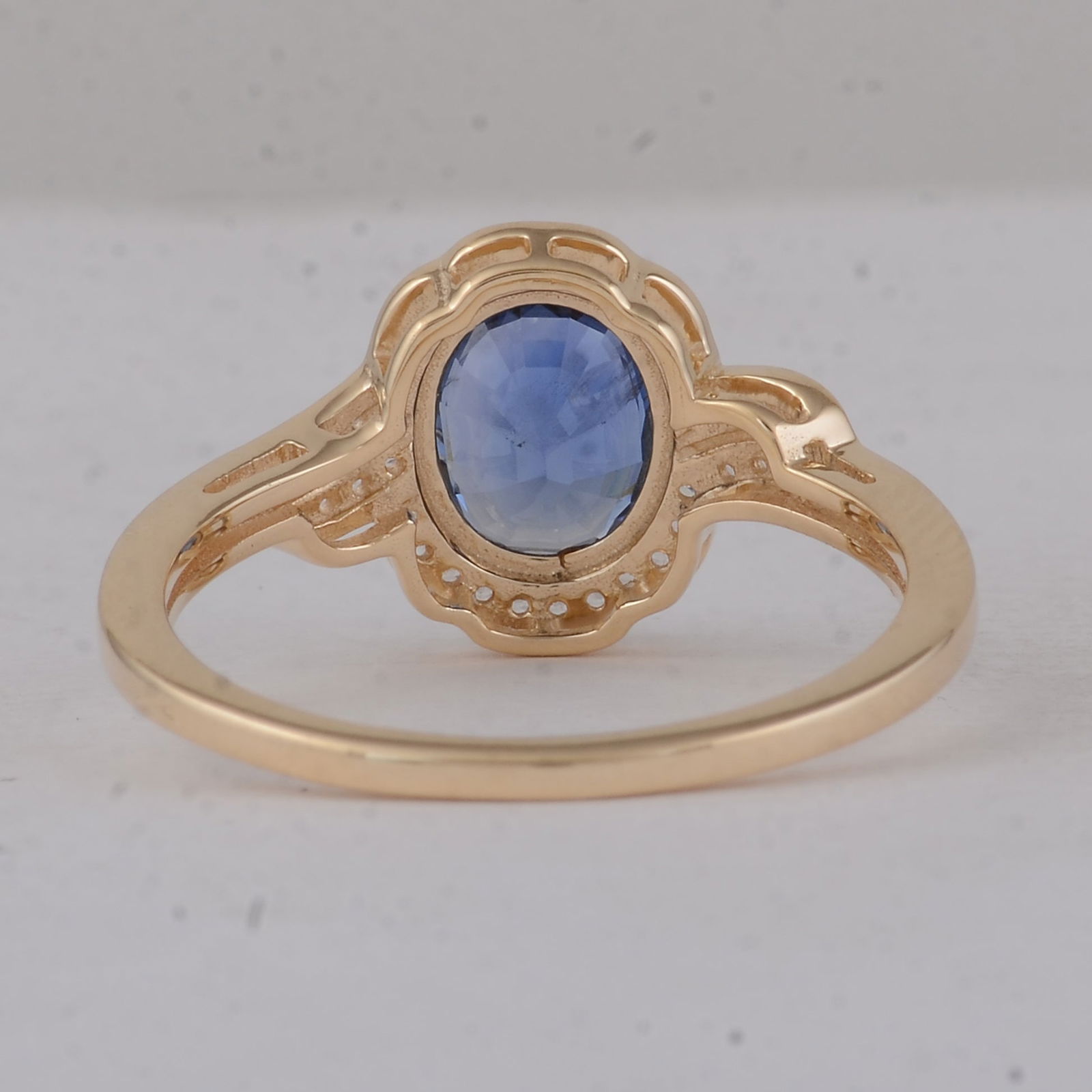 1.72 Ct Oval Sapphire 9K Gold Ring - 4