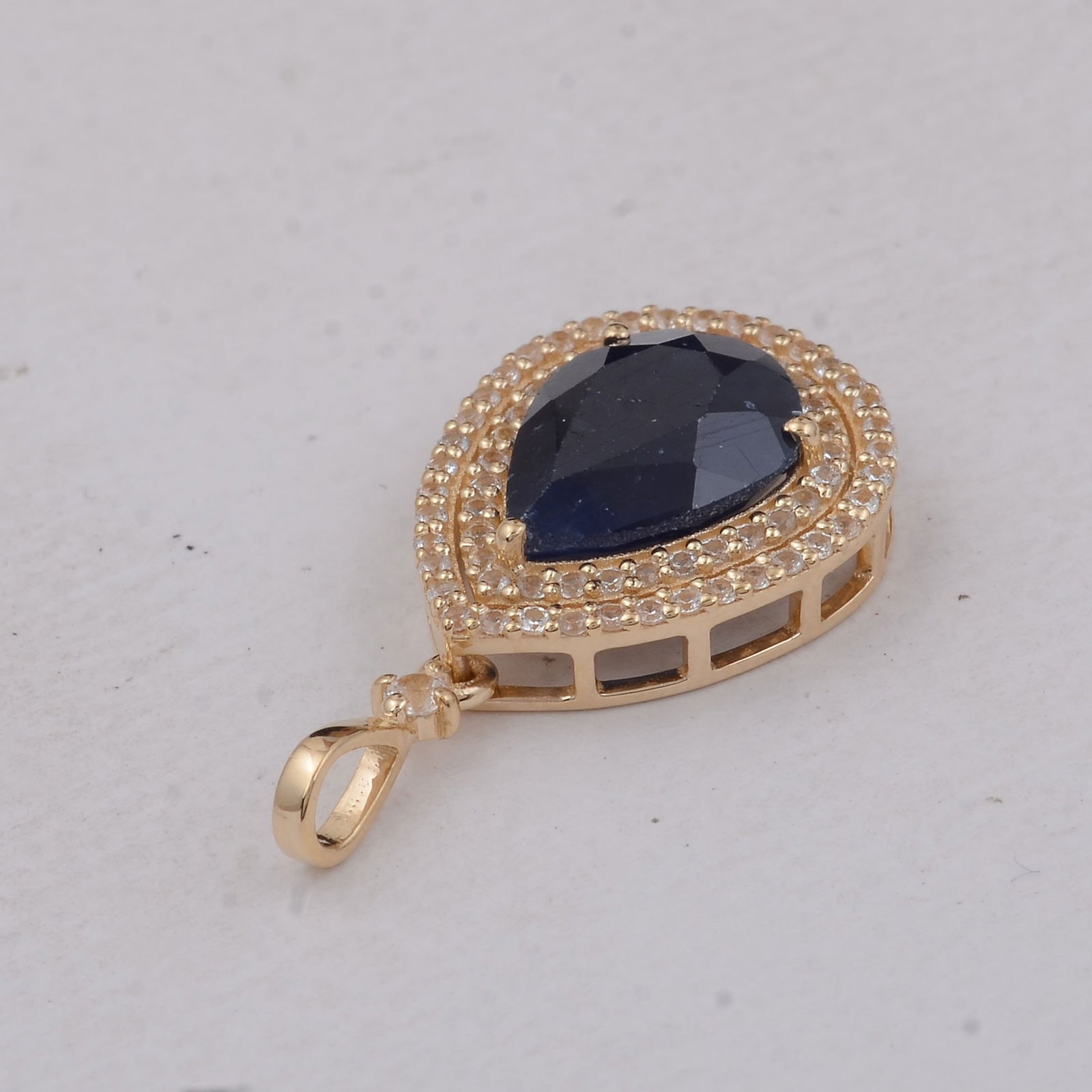 3.35 Ct Pear Sapphire 9K Gold Pendant - 4