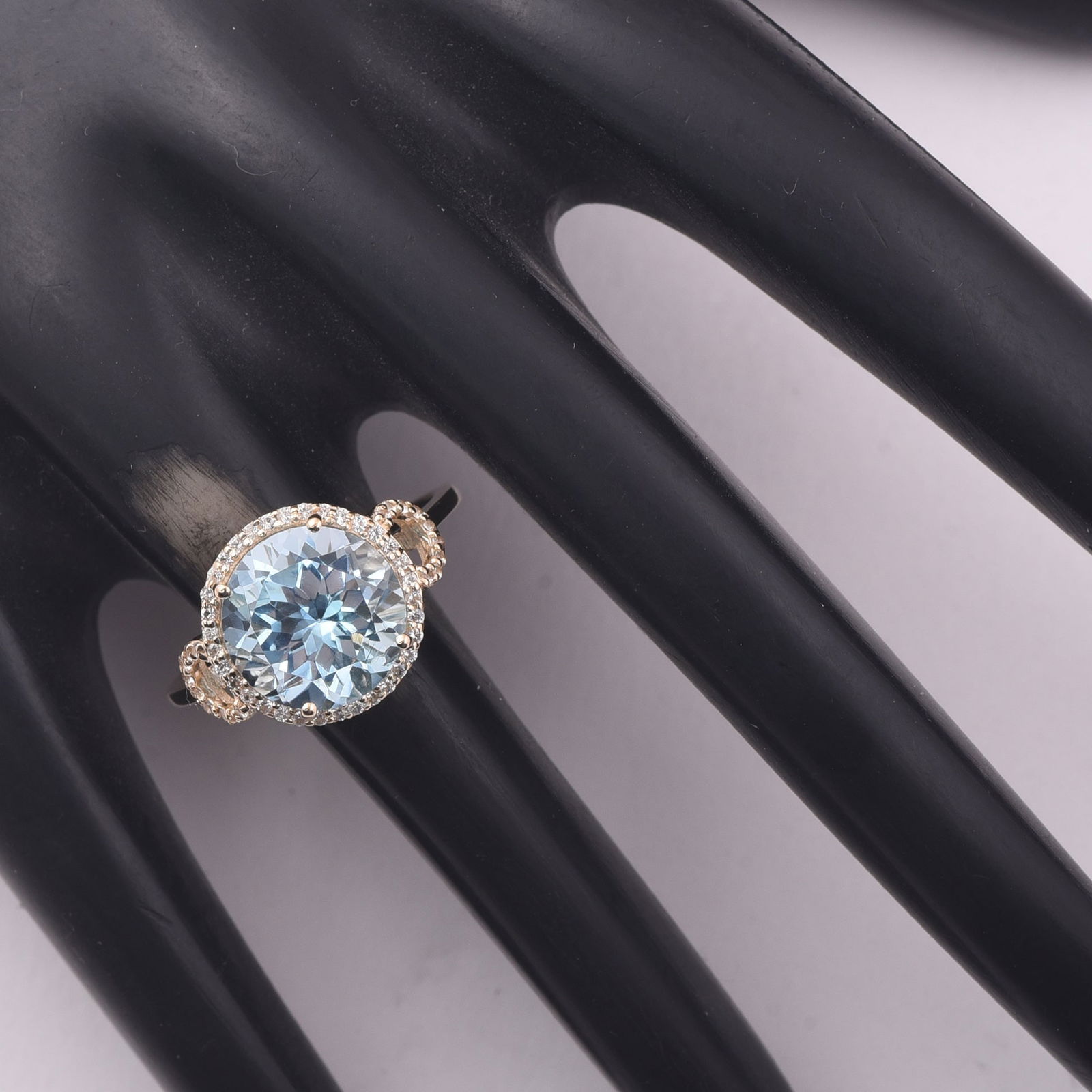 4.80 Ct Round Blue Topaz 9K Gold Ring - 2