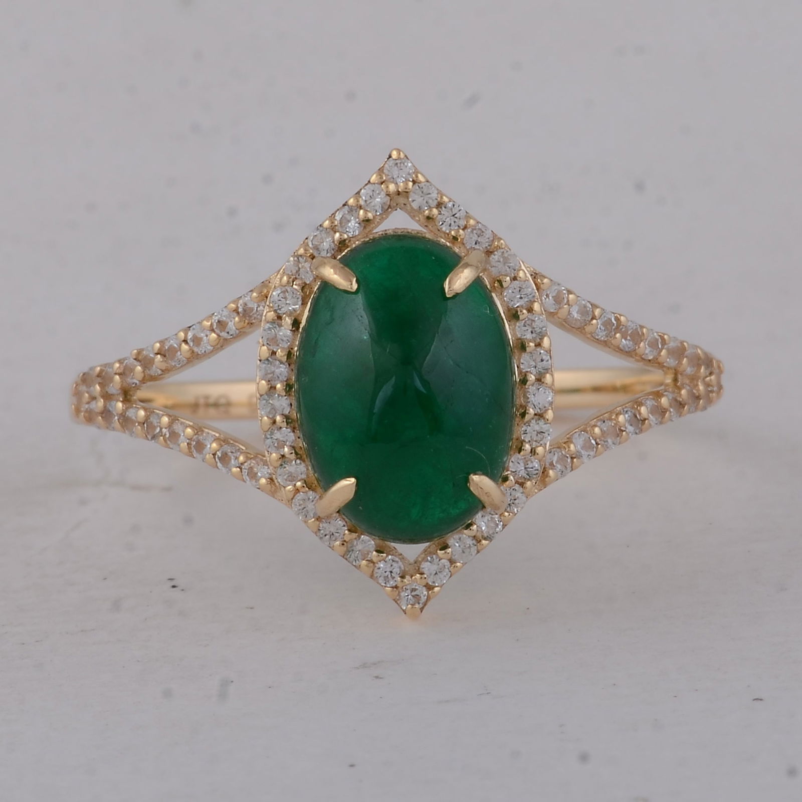 2.23 Ct Oval Emerald 9K Gold Ring: Title: 2.23 Ct Oval Emerald 9K Gold Ring Description: 2.23 Total Carat Emerald 9K Gold Ring Specifications - Total Weight 1.96 g - Center Gemstone Emerald - Gemstone Carat Weight 1.95 Carats - Gemston