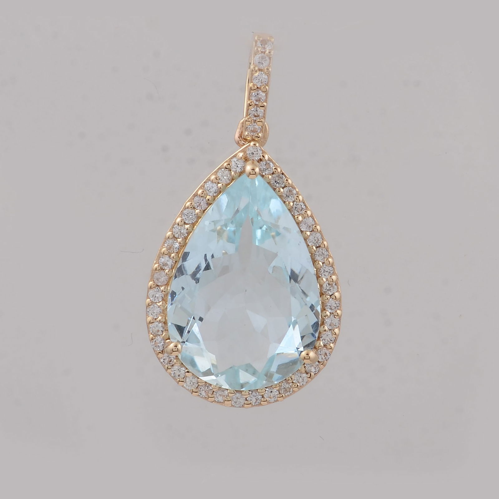 3.30 Ct Pear Aquamarine 9K Gold Pendant: Title: 3.30 Ct Pear Aquamarine 9K Gold Pendant Description: 3.30 Total Carat Aquamarine 9K Gold Pendant Specifications - Total Weight 1.54 g - Center Gemstone Aquamarine - Gemstone Carat Weight 3.1