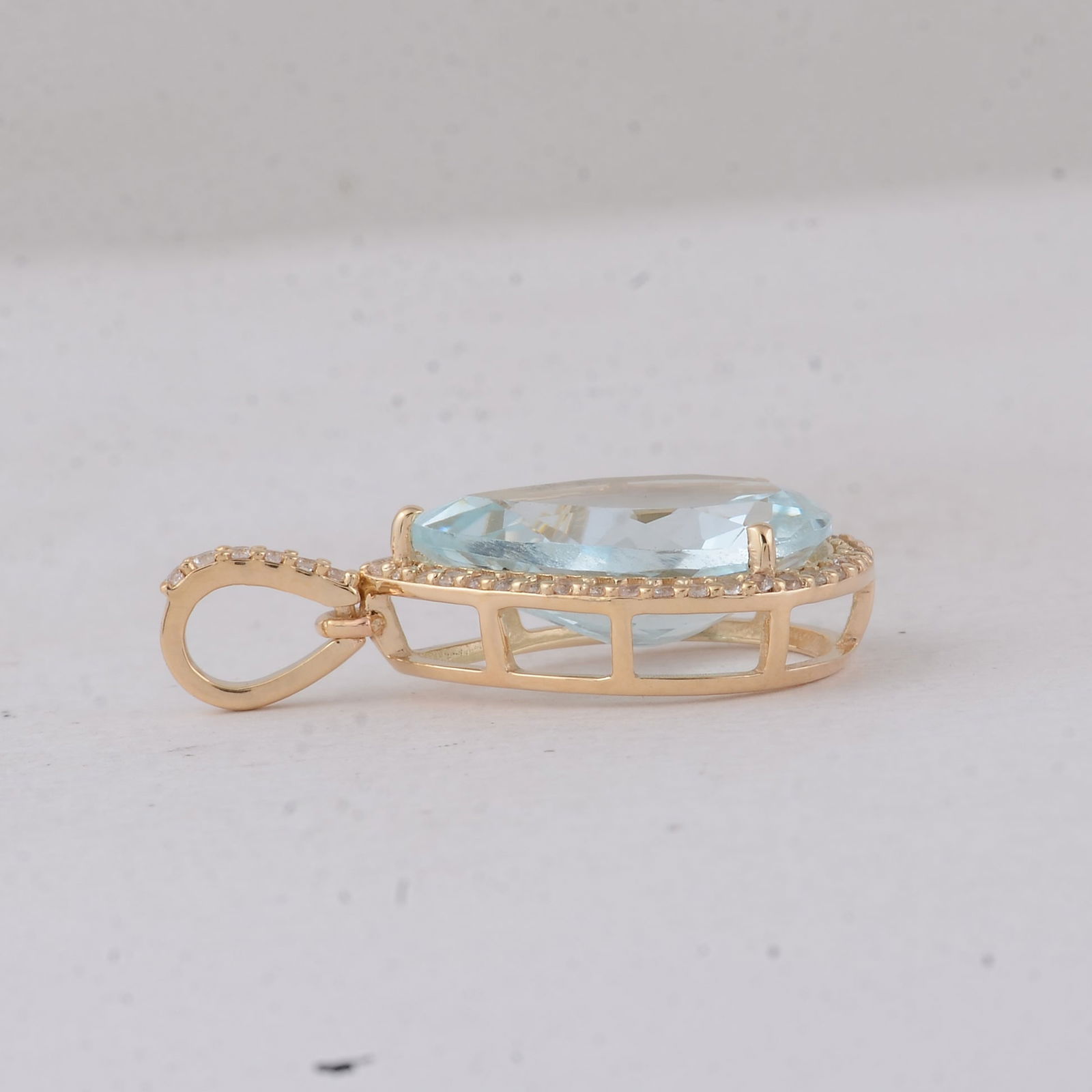 3.30 Ct Pear Aquamarine 9K Gold Pendant - 3