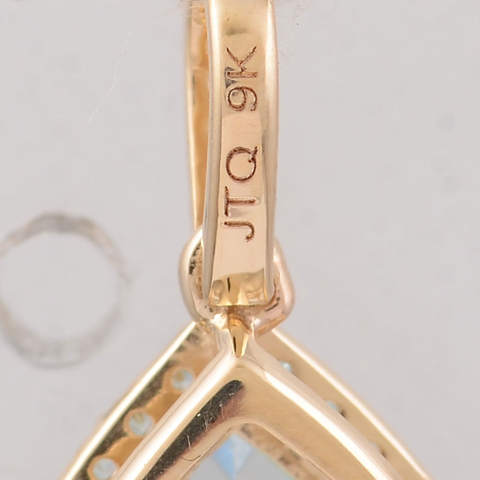 3.30 Ct Pear Aquamarine 9K Gold Pendant - 5