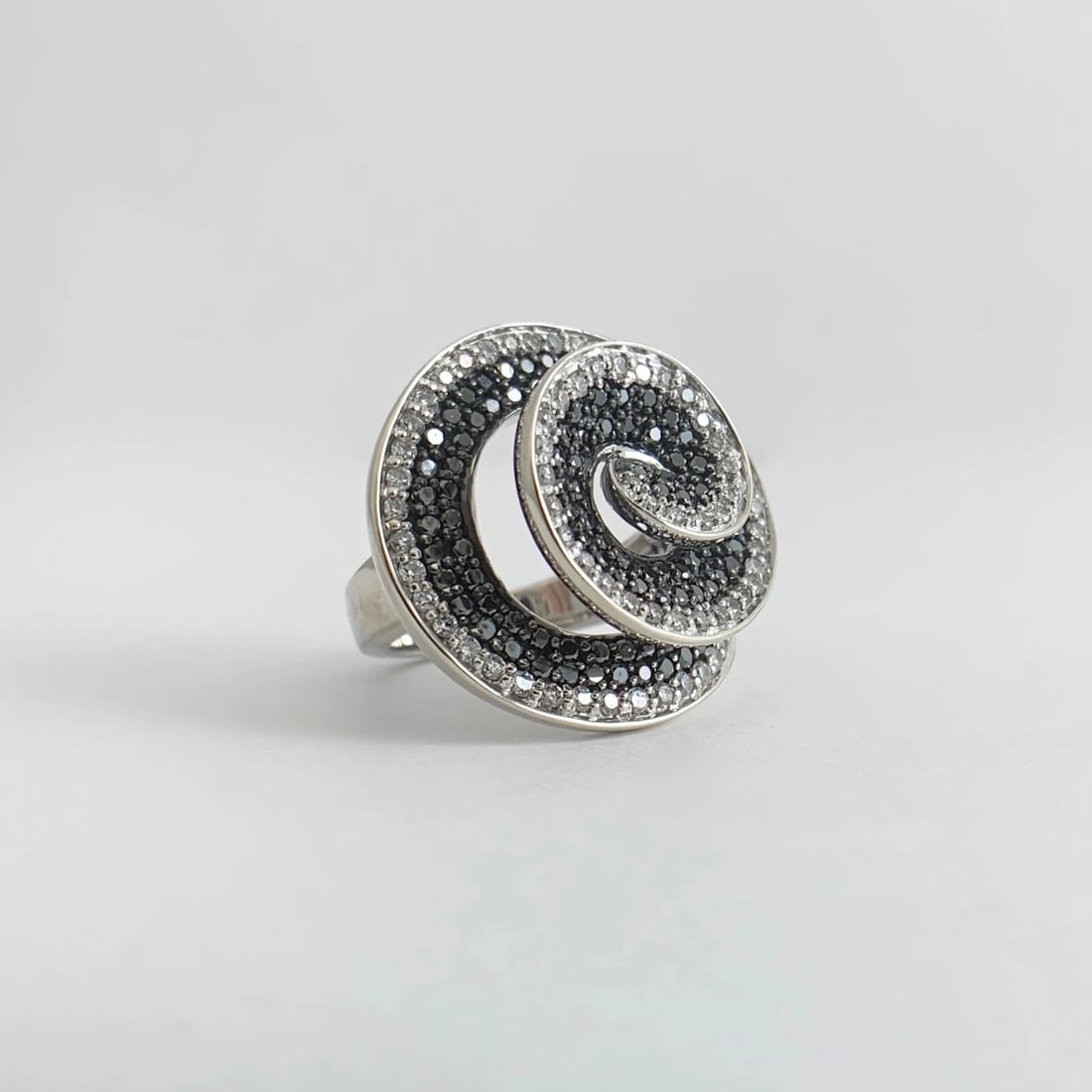 Vintage Black White Diamond Swirl Cocktail Ring 14K White Gold 2.80 CTW 14.05 Gr - 7