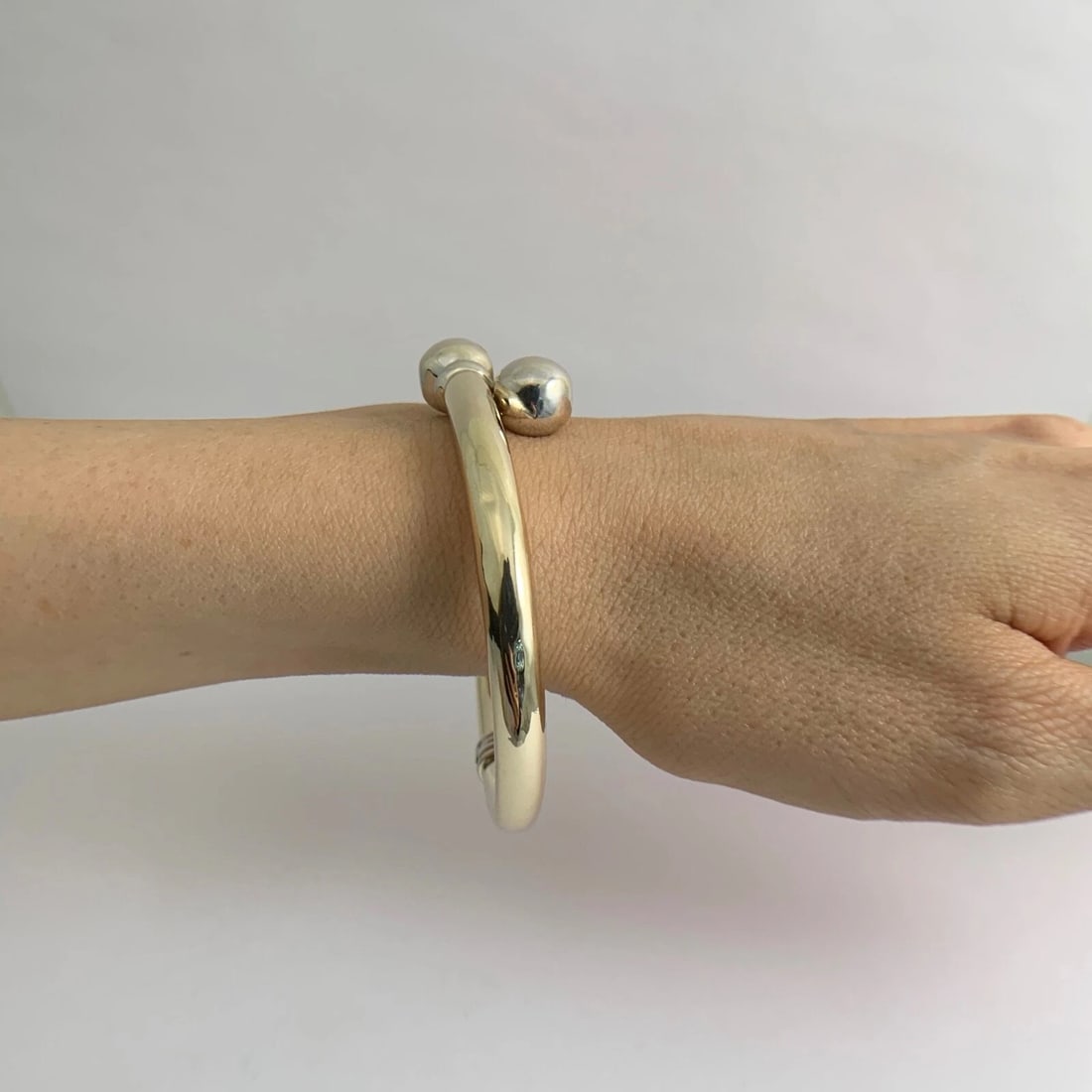 Vintage 1970's Two-Tone Wrap Bangle Bracelet 14K Yellow White Gold, 15.25 Grams - 5