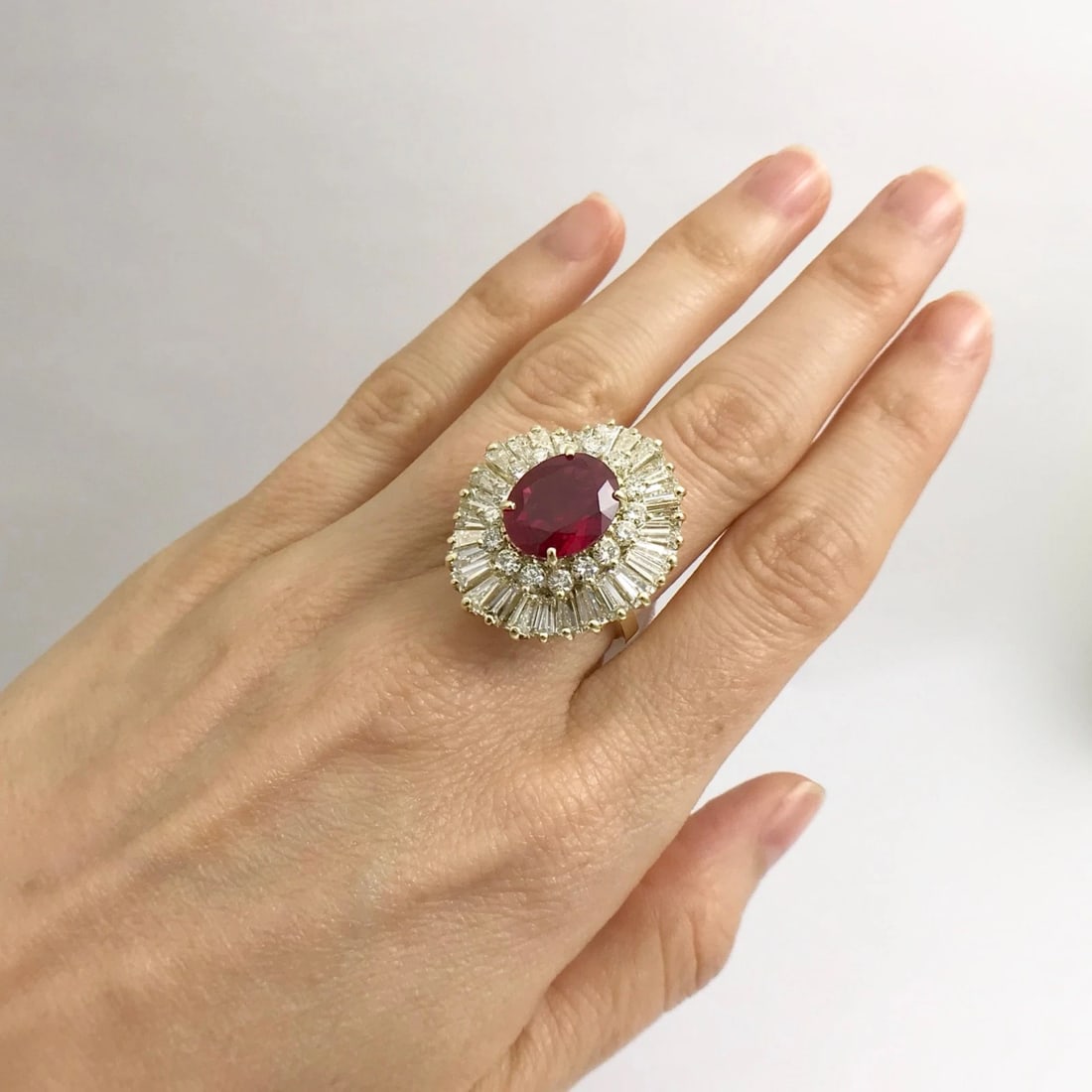 Vintage 1960's Red Gemstone Diamond Cocktail Ring 14K Yellow Gold, 13.81 Grams - 4