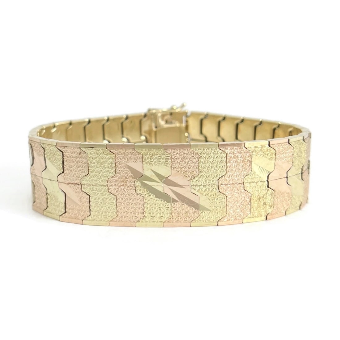 Vintage 1950's Wide Two-Tone Flat Link Bracelet 14K Rose Yellow Gold, 36.76 Gram: Title: Vintage 1950's Wide Two-Tone Flat Link Bracelet 14K Rose Yellow Gold, 36.76 Gram Description: Vintage 1950's Wide Two-Tone Flat Link Bracelet 14K Rose Yellow Gold, 36.76 Gram This is such a bea