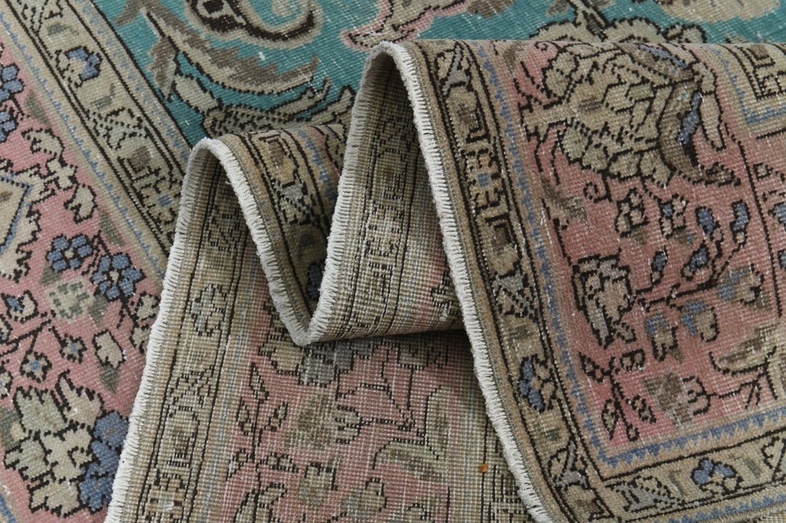 9.9x12.3 ft, LUXURY VINTAGE RUG, Handmade: Title: 9.9x12.3 ft, LUXURY VINTAGE RUG, Handmade Origin: Turkey Date/Period: 1960 - 1970 Materials: Wool and Cotton Size: Width: 9.9 feet; Length: 12.3 feet Description: This Turkish one-of-a-kind