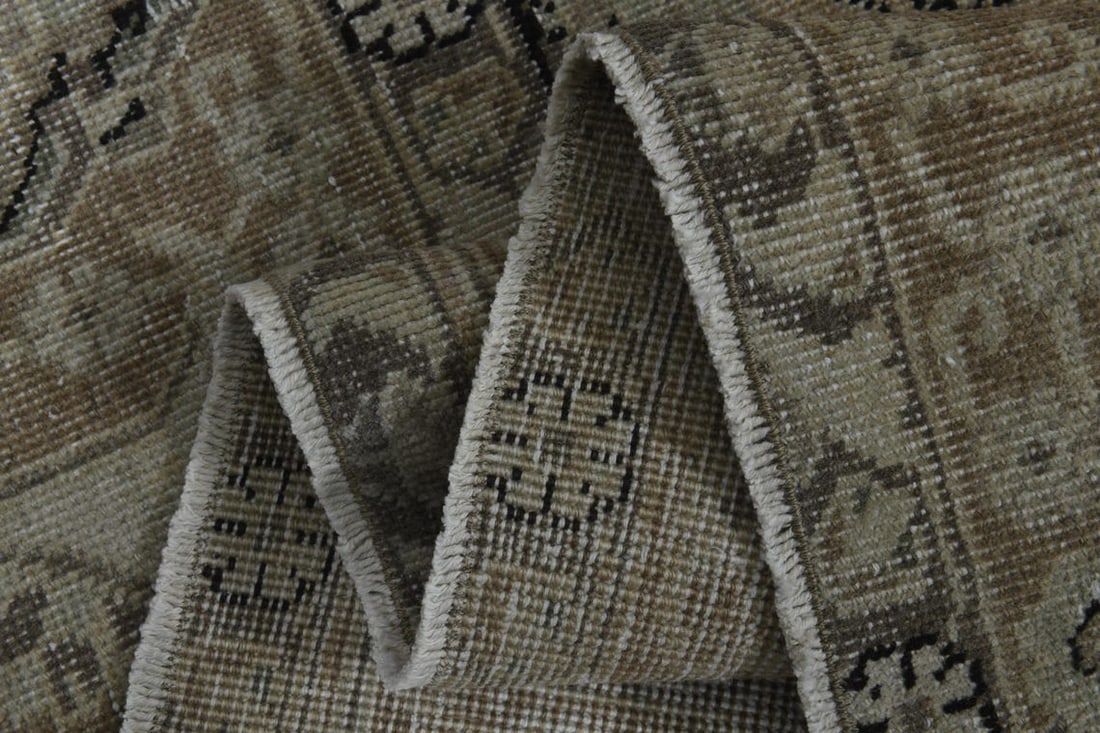 9'5x12'3 ft, ORANGE OVERSIZED RUG: Title: 9'5x12'3 ft, ORANGE OVERSIZED RUG Origin: Turkey Date/Period: 1960 - 1970 Materials: Wool and Cotton Size: Width: 9.5 feet Length: 12.3 feet Description: This Turkish one-of-a-kind Anatolian