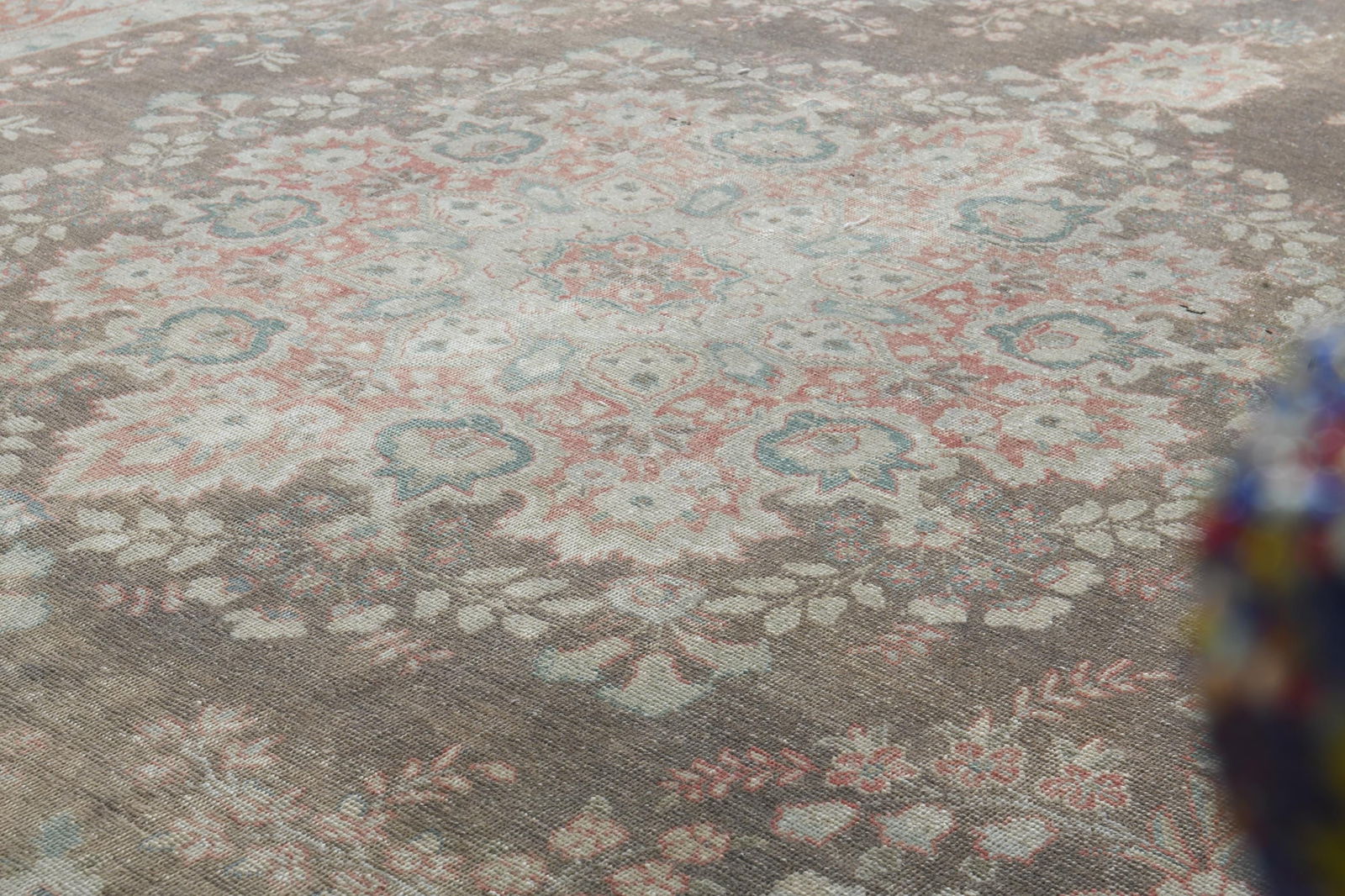 9.6x12.5 ft, BROWN OVERSIZED RUG - 17