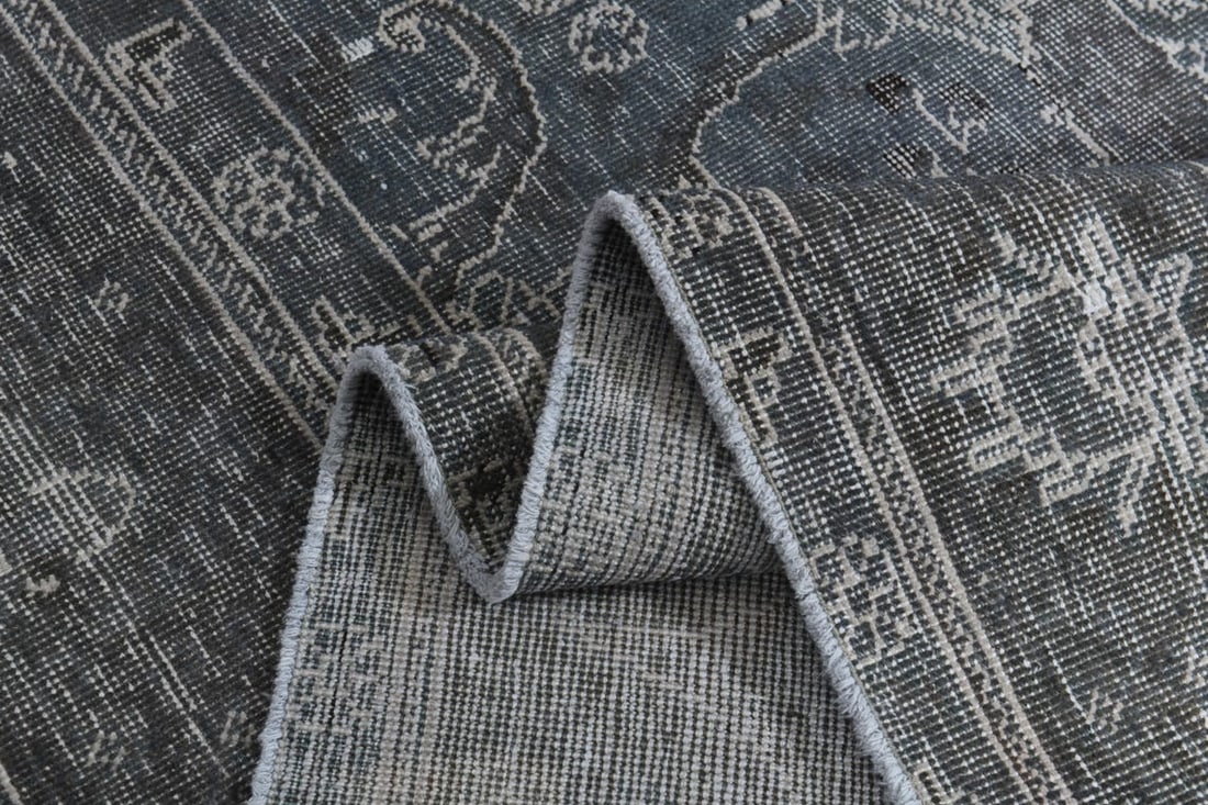 9'9x12'5 ft, SPECIAL PERSIAN RUG: Title: 9'9x12'5 ft, SPECIAL PERSIAN RUG Origin: Turkey Date/Period: 1960 - 1970 Materials: Wool and Cotton Size: Width: 9.9 feet Length: 12.5 feet Description: This Turkish one-of-a-kind Anatolian