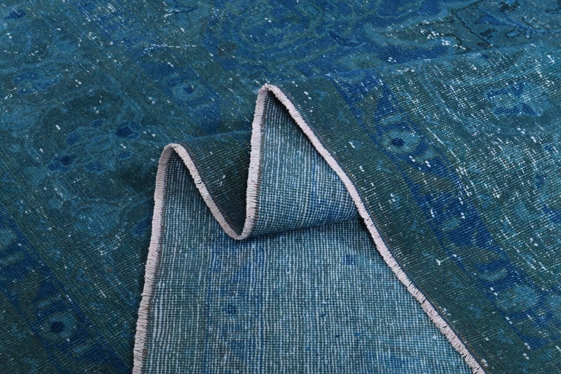 10x13'6 ft, BLUE OVERSIZED RUG, Vintage: Title: 10x13'6 ft, BLUE OVERSIZED RUG, Vintage Origin: Turkey Date/Period: 1960 - 1970 Materials: Wool and Cotton Size: Width: 10 feet Length: 13.6 feet Description: This Turkish one-of-a-kind