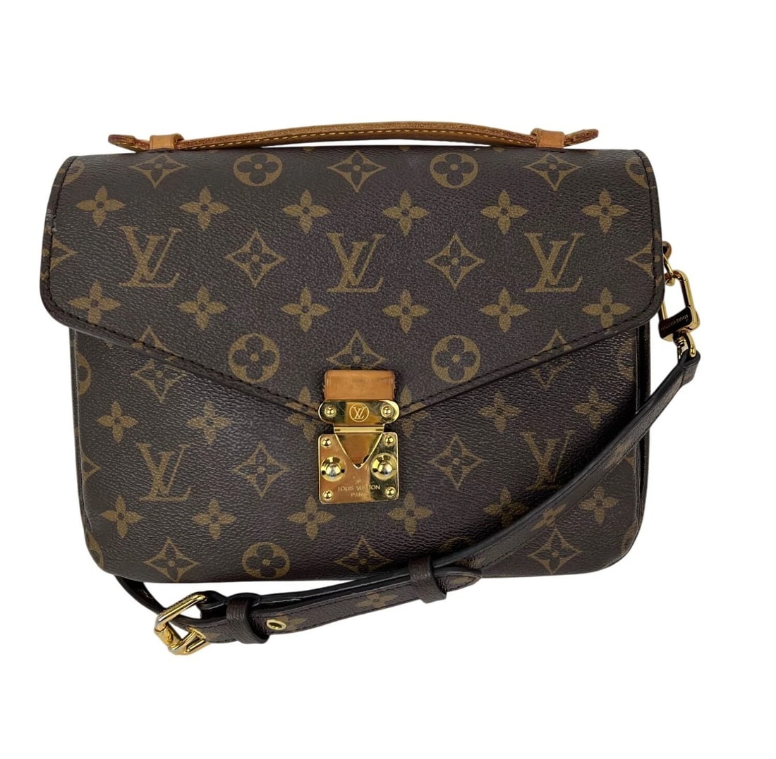 Louis Vuitton Pochette Metis Monogram Messenger Crossbody Bag: Title: Louis Vuitton Pochette Metis Monogram Messenger Crossbody Bag Description: Pre-Owned 100% Authentic Louis Vuitton Pochette Metis Monogram Messenger Crossbody Bag RATING: B-.. good , shows some