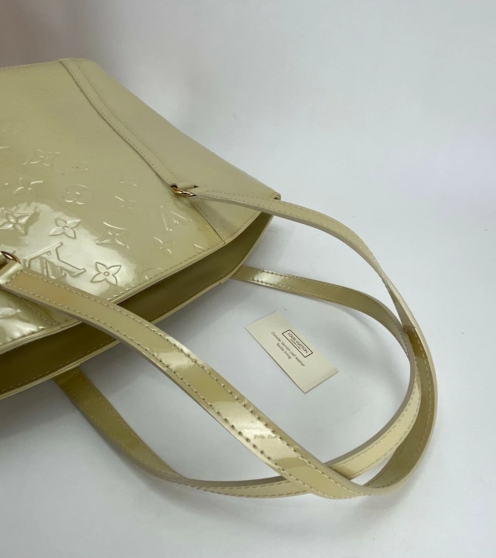 LOUIS VUITTON Monogram White Vernis Avalon MM Tote Hand Shoulder Bag - 3