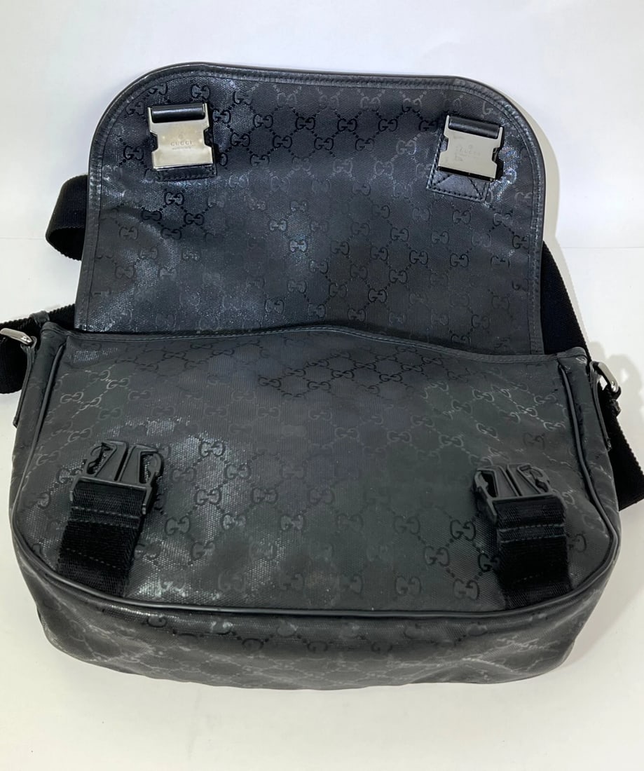 Gucci Men's Messenger GG Supreme Canvas Medium Black Buckle Flap Bag - 9