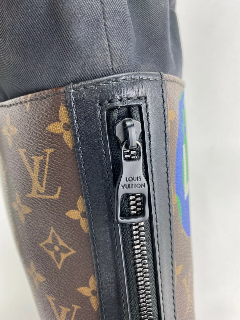 LOUIS VUITTON Mens Backpack Monogram Chalk Sling bag Nap Sac Bag - 5