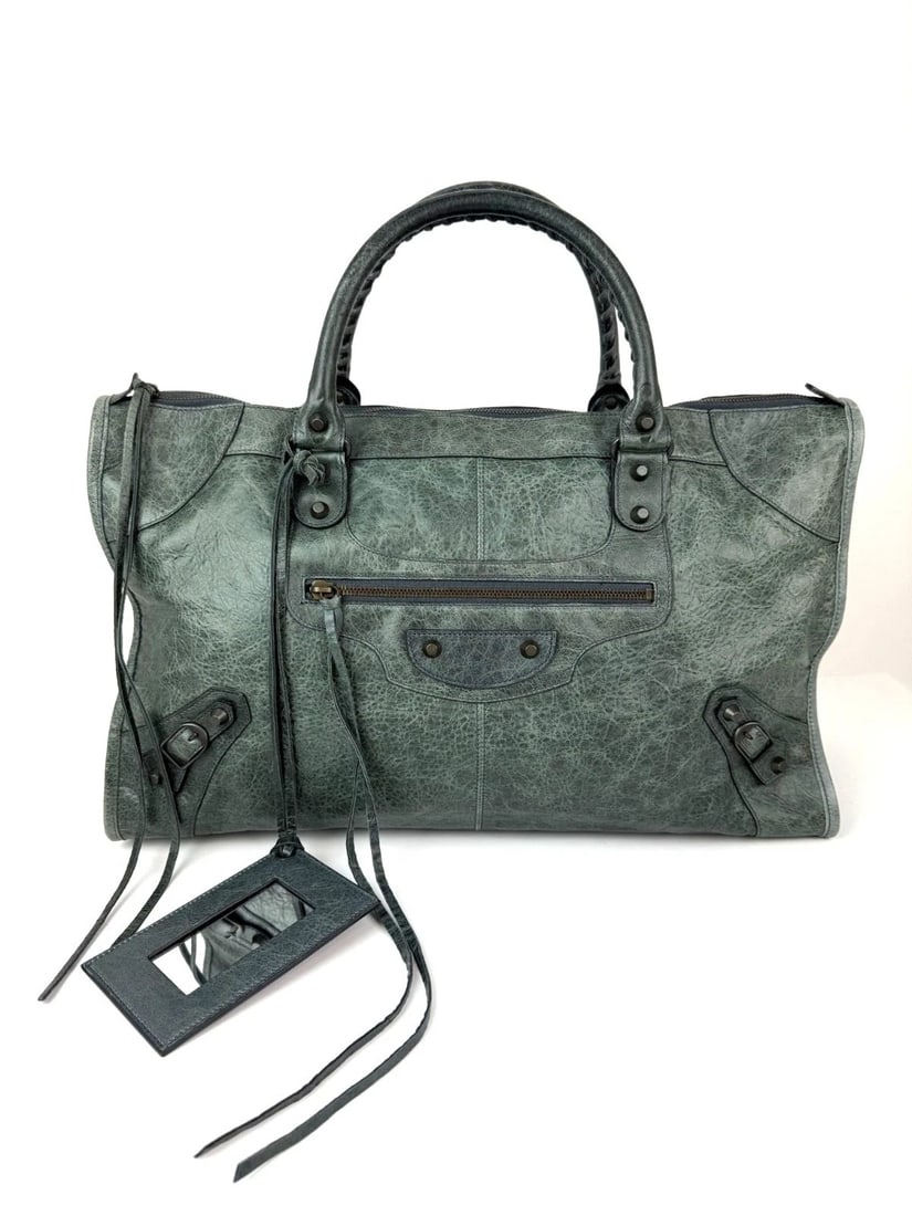 Balenciaga City Work Tote Dark Green Leather Bag: Title: Balenciaga City Work Tote Dark Green Leather Bag Description: Pre-Owned 100% Authentic Balenciaga City Work Tote Dark Green Leather Bag RATING: A/B..very good, well maintained, shows minor