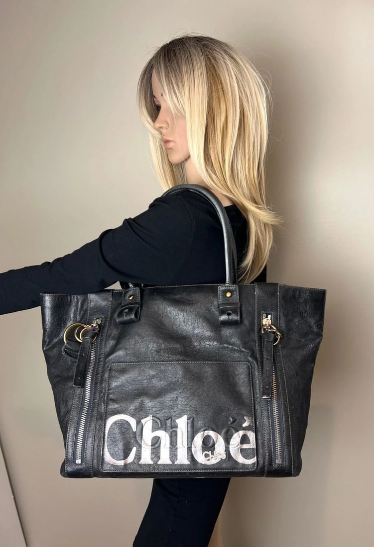 Chloe Eclipse Logo Embellished Black Leather Tote - 15