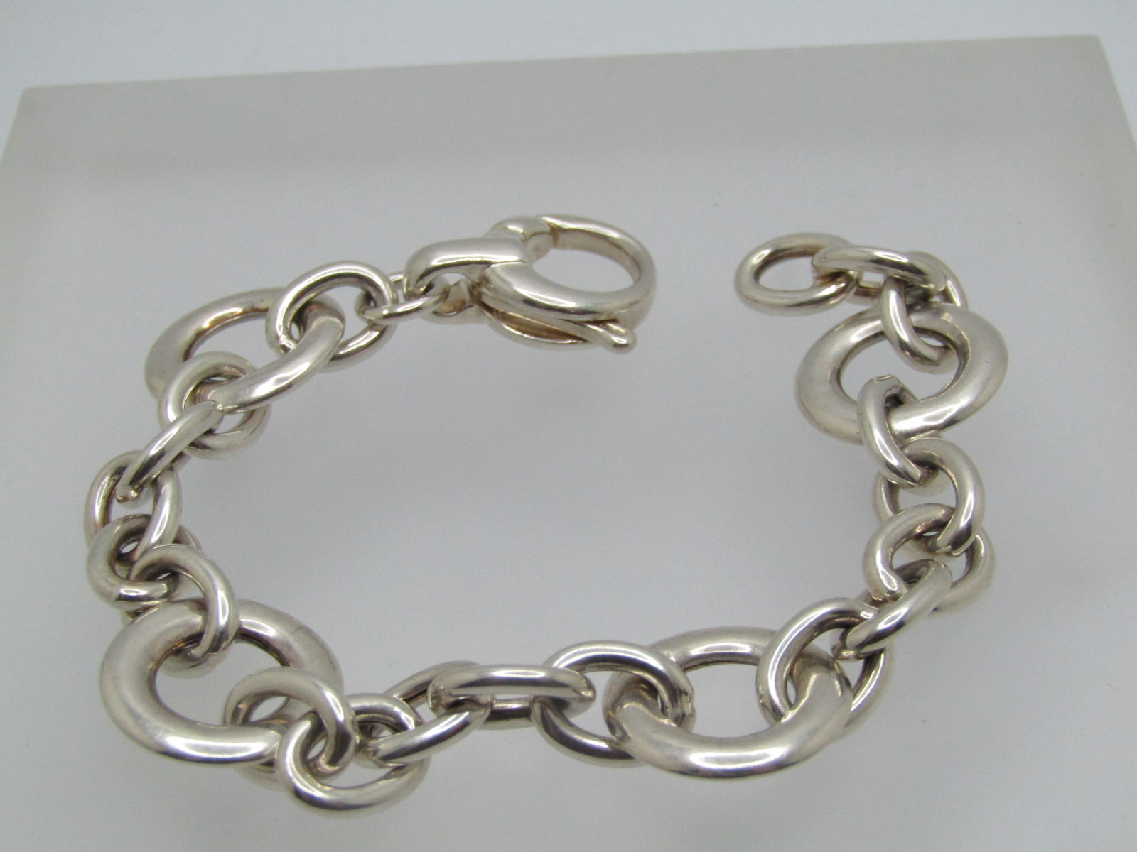 Sterling Silver Nautical Style Link Bracelet, 7.5 " Signed PR EX, Italy: Title:Sterling Silver Nautical Style Link Bracelet, 7.5 " Signed PR EX, ItalyDescription:Sterling Silver Nautical Style Link Bracelet, 7.5 Signed PR EX, Italy. There are four large chunky round