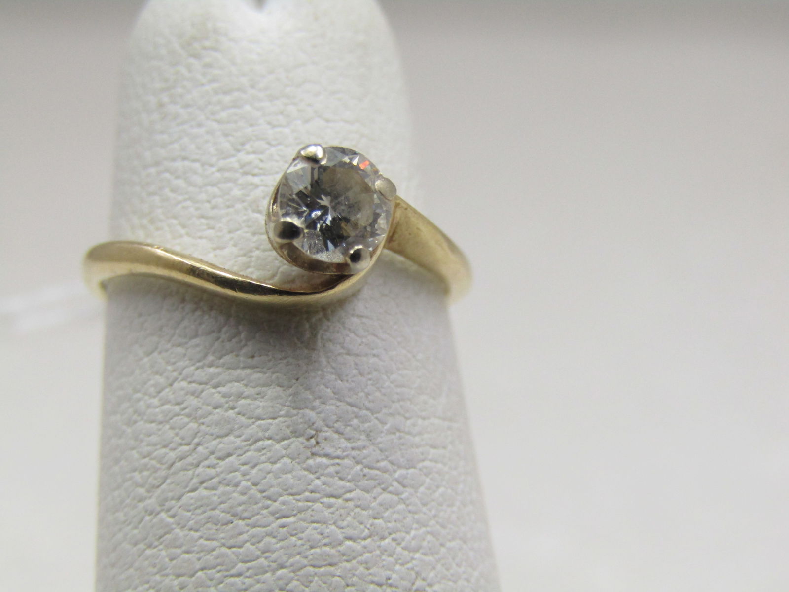 10Kt Diamond Engagement Ring, .25 CTW, Sz. 2.75. (1 of 2)