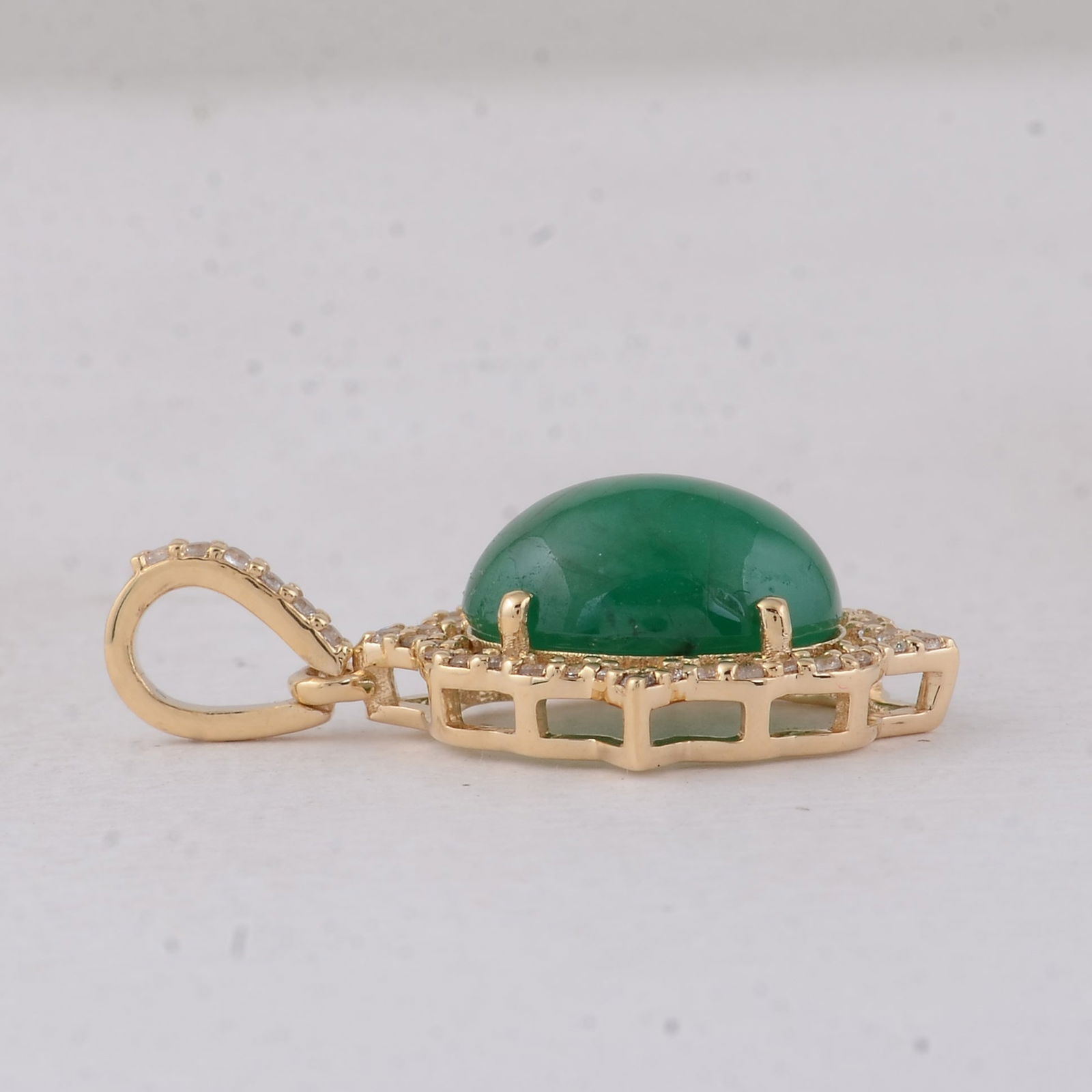 2.76 Ct Oval Emerald 9K Gold Pendant - 3