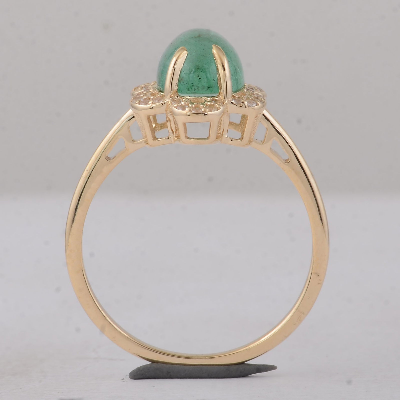 2.39 Ct Oval Emerald 9K Gold Ring - 4