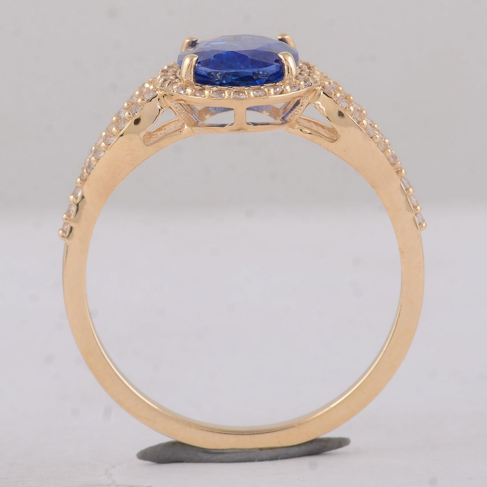 1.92 Ct Oval Sapphire 9K Gold Ring - 4