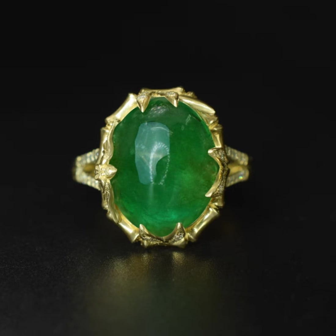 14K GOLD 6.73 CT VIVID GREEN NATURAL EMERALD & DIAMOND RING: Title:14K GOLD 6.73 CT VIVID GREEN NATURAL EMERALD & DIAMOND RINGDescription:Ref:230528417Gold Content:14K GoldRing Size:7.25USMain Gemstone:EmeraldNumber of stones:1Shape:OvalCarat Weight:6.73ct