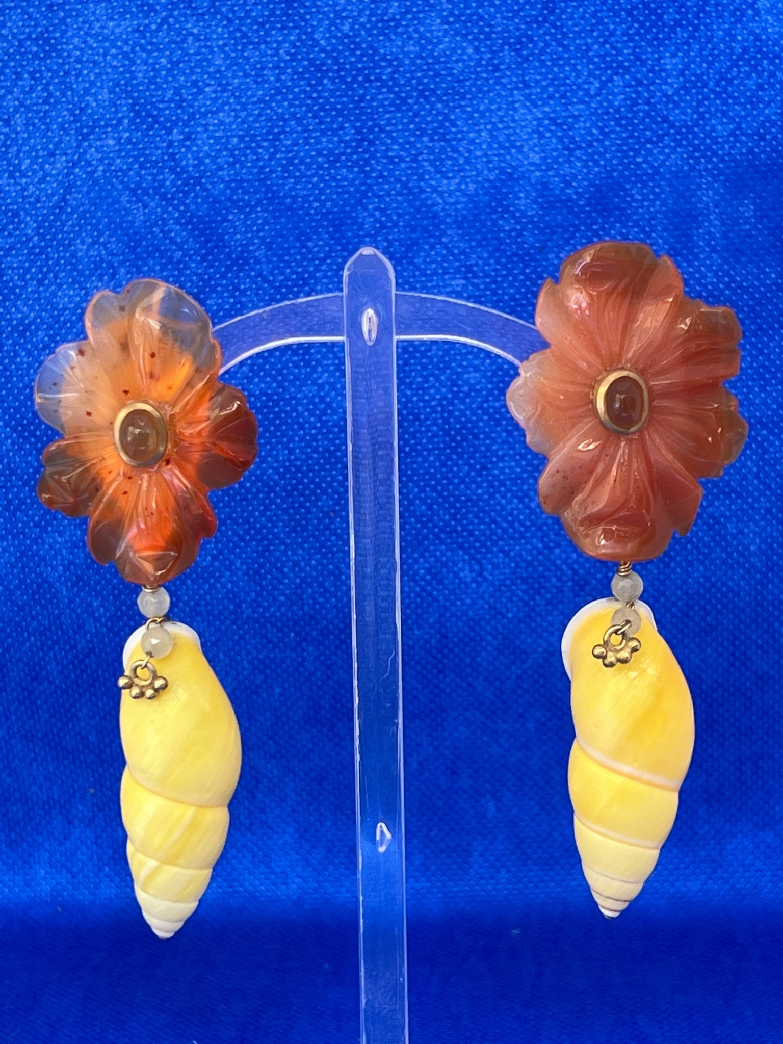 Yellow Snail & Carved Quartz Earrings: Title:Yellow Snail & Carved Quartz EarringsDescription:Exquisite Yellow Tree Snail Earrings w/ Delicately Carved Quartz Tops and Agate Stone Beads between Shells - Clip/Pierced Back - 3.5" Drop 
