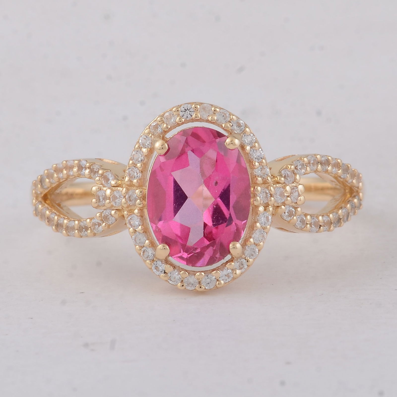 1.65 Ct Oval Pink Topaz 9K Gold Ring: Title:1.65 Ct Oval Pink Topaz 9K Gold RingDescription:1.65 Total Carat Pink Topaz 9K Gold Ring Specifications - Total Weight 2.19 g - Center Gemstone Pink Topaz - Gemstone Carat Weight 1.38 Carats -