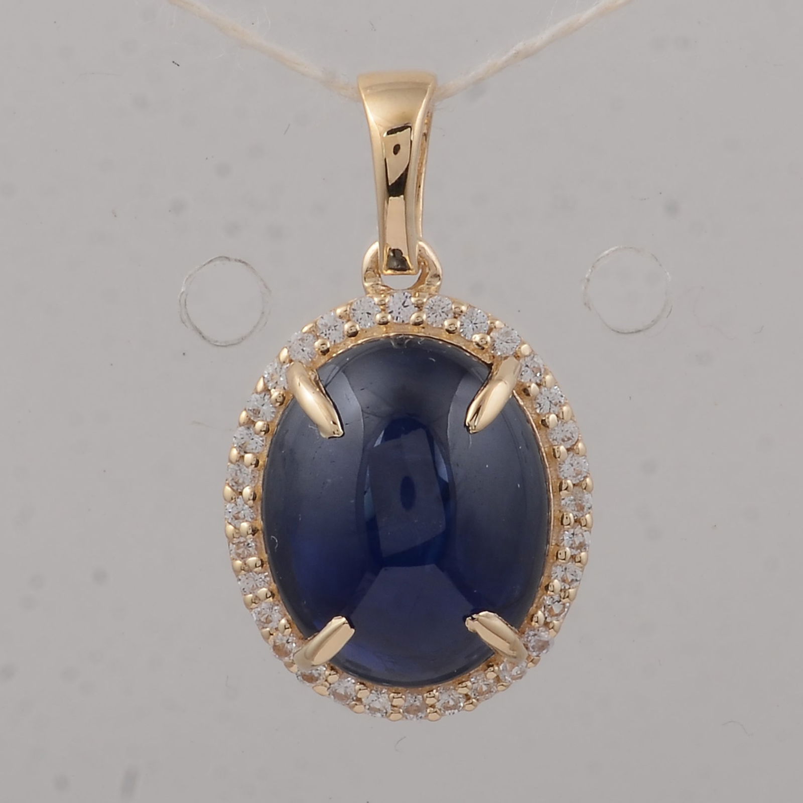 3.97 Ct Oval Sapphire 9K Gold Pendant: Title:3.97 Ct Oval Sapphire 9K Gold PendantDescription:3.97 Total Carat Sapphire 9K Gold Pendant Specifications - Total Weight 1.52 g - Center Gemstone Sapphire - Gemstone Carat Weight 3.82 Carats -