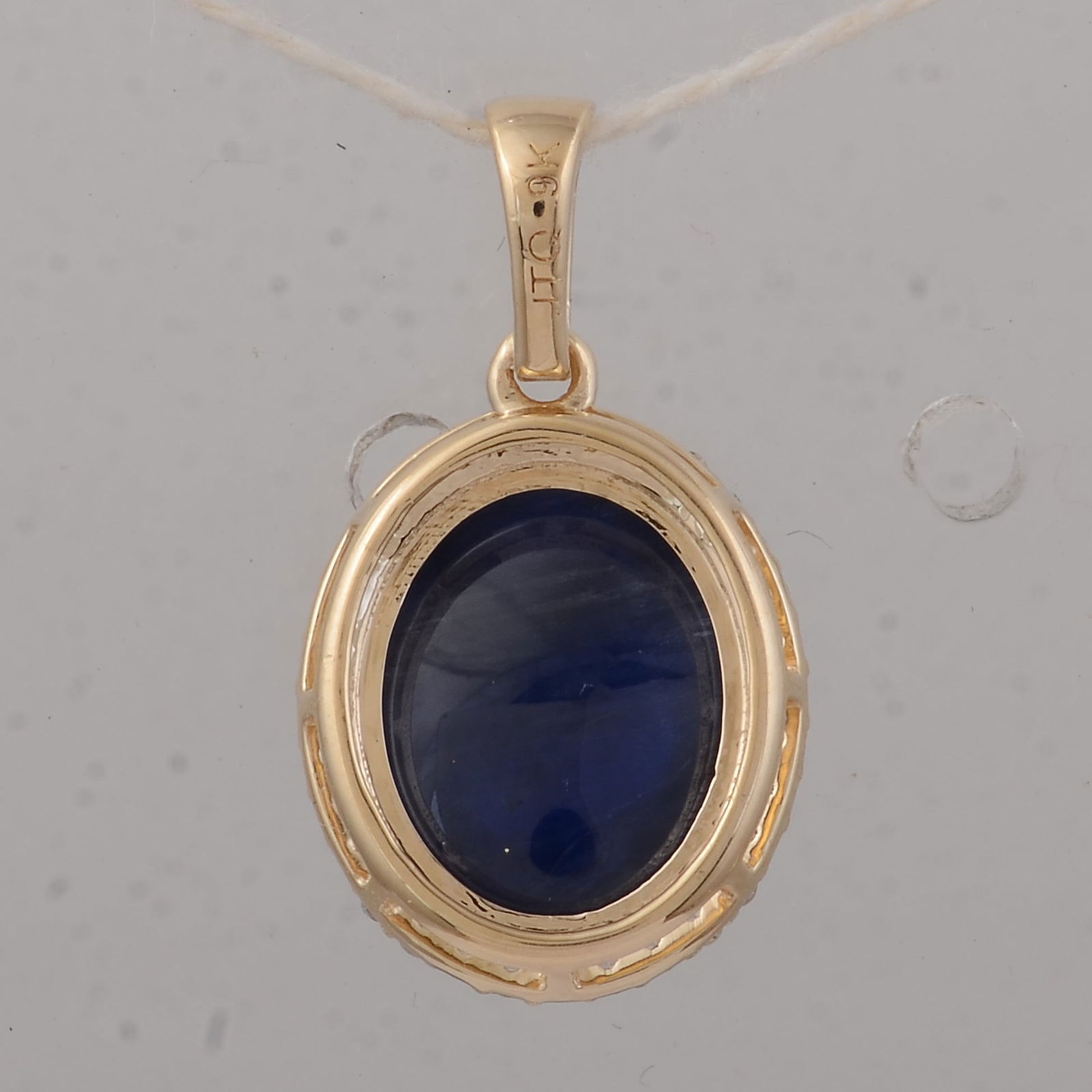 3.97 Ct Oval Sapphire 9K Gold Pendant - 2