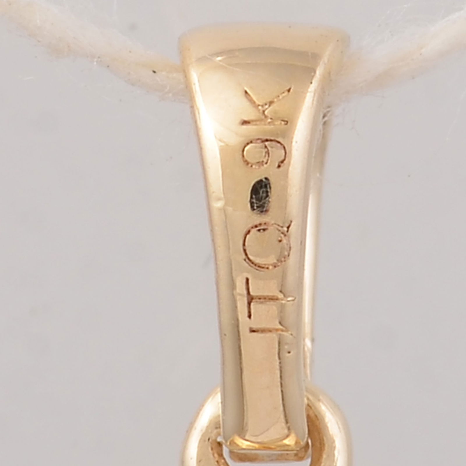 3.97 Ct Oval Sapphire 9K Gold Pendant - 5