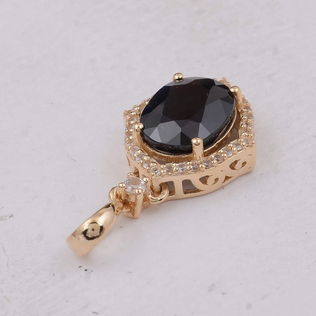 2.80 Ct Oval Sapphire 9K Gold Pendant - 2