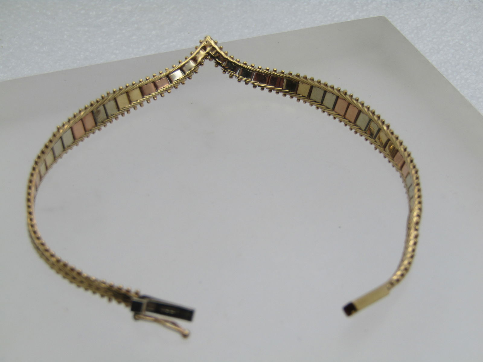 9kt Gold Tri-Color Pointed Inlaid Bracelet, Signed G*O 7", - 8